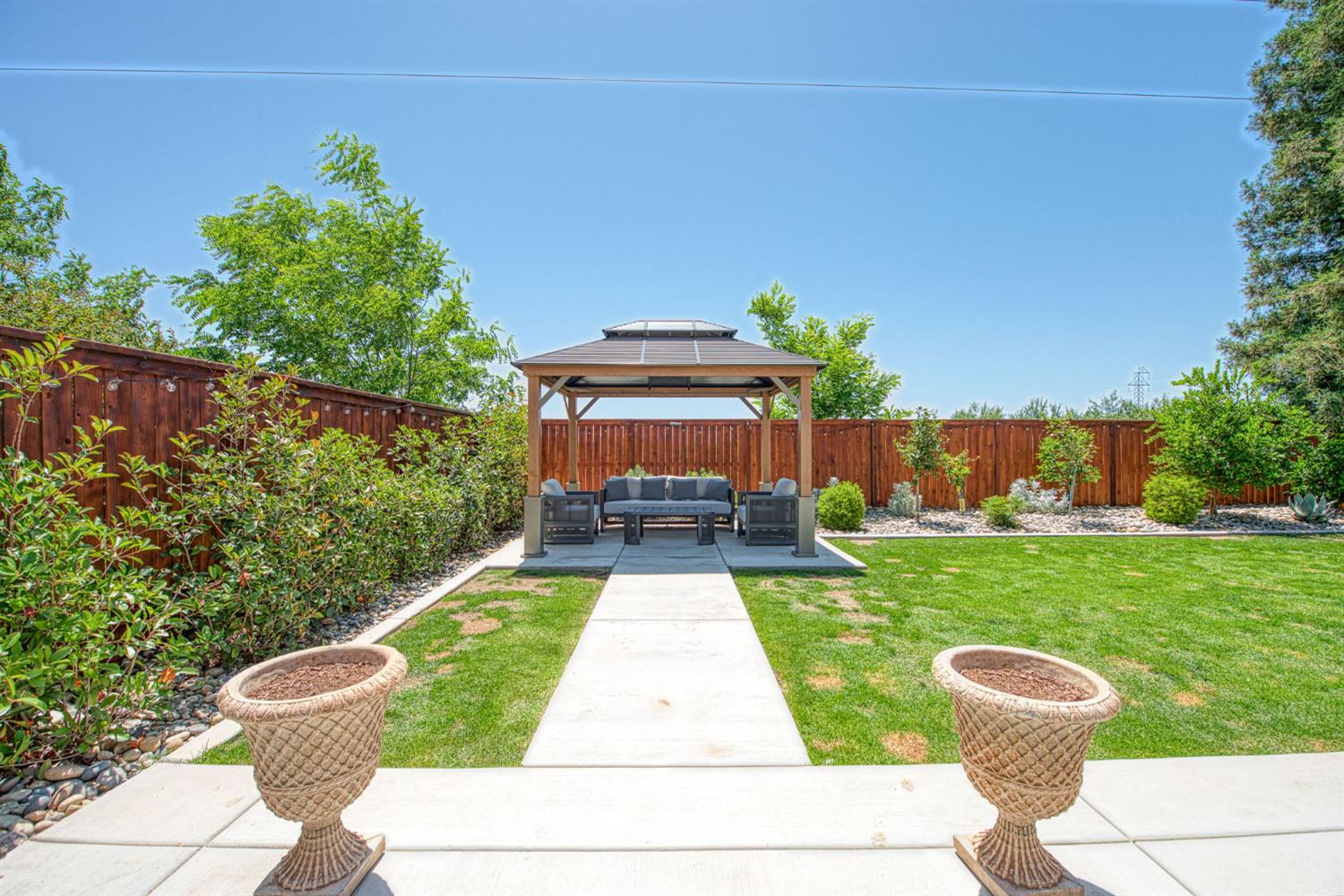 11079 E Mitchell Peak Way, Clovis, CA 93619