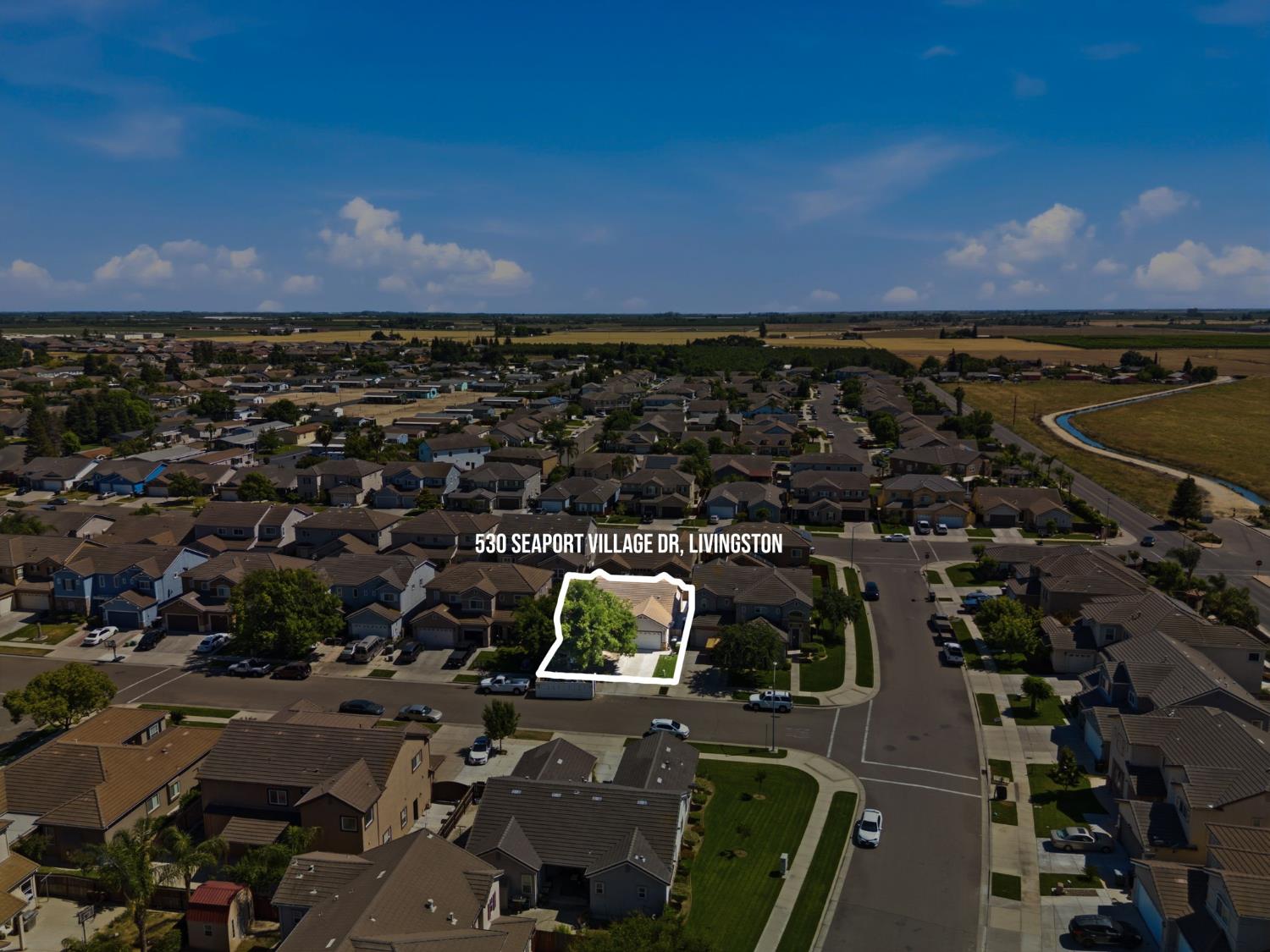 530 Seaport Village Dr, Livingston, CA 95334