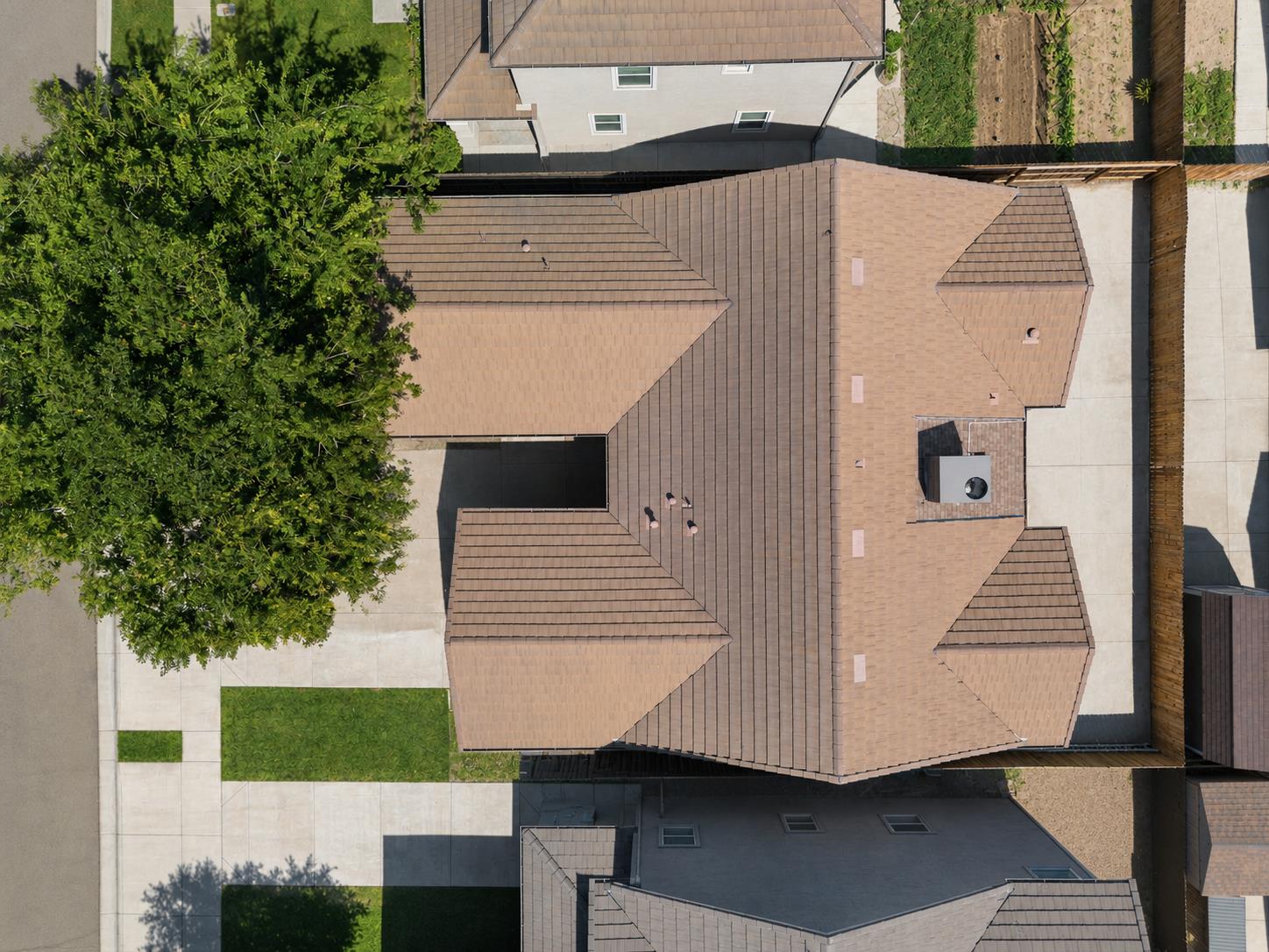 530 Seaport Village Dr, Livingston, CA 95334