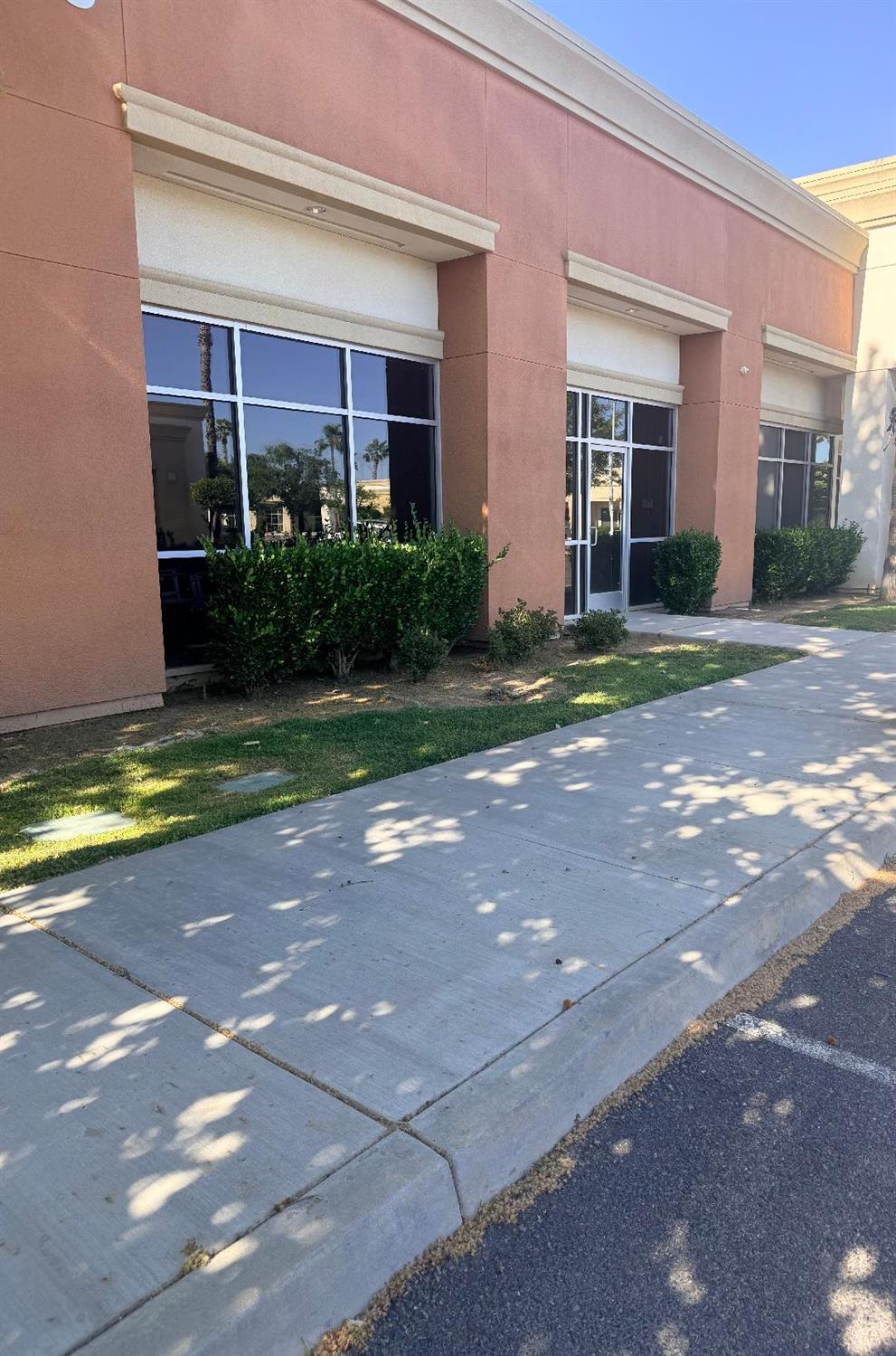 7105 N Chestnut Ave, Fresno, CA 93720