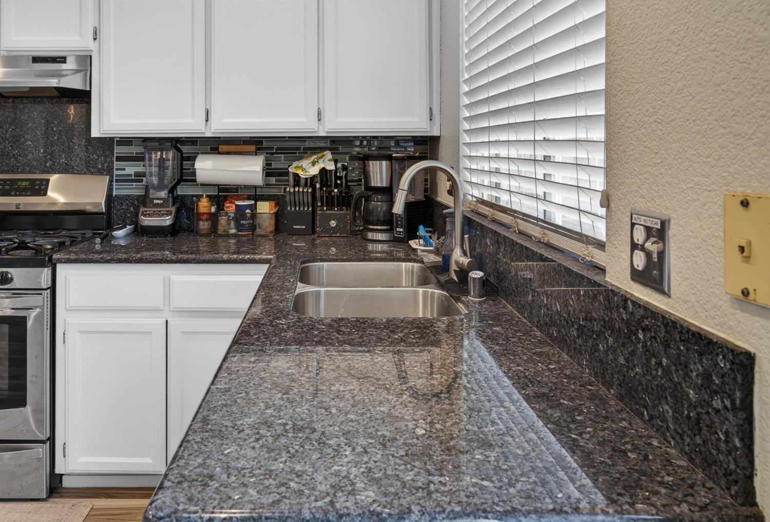 1936 Maplegrove, Tracy, CA 95376