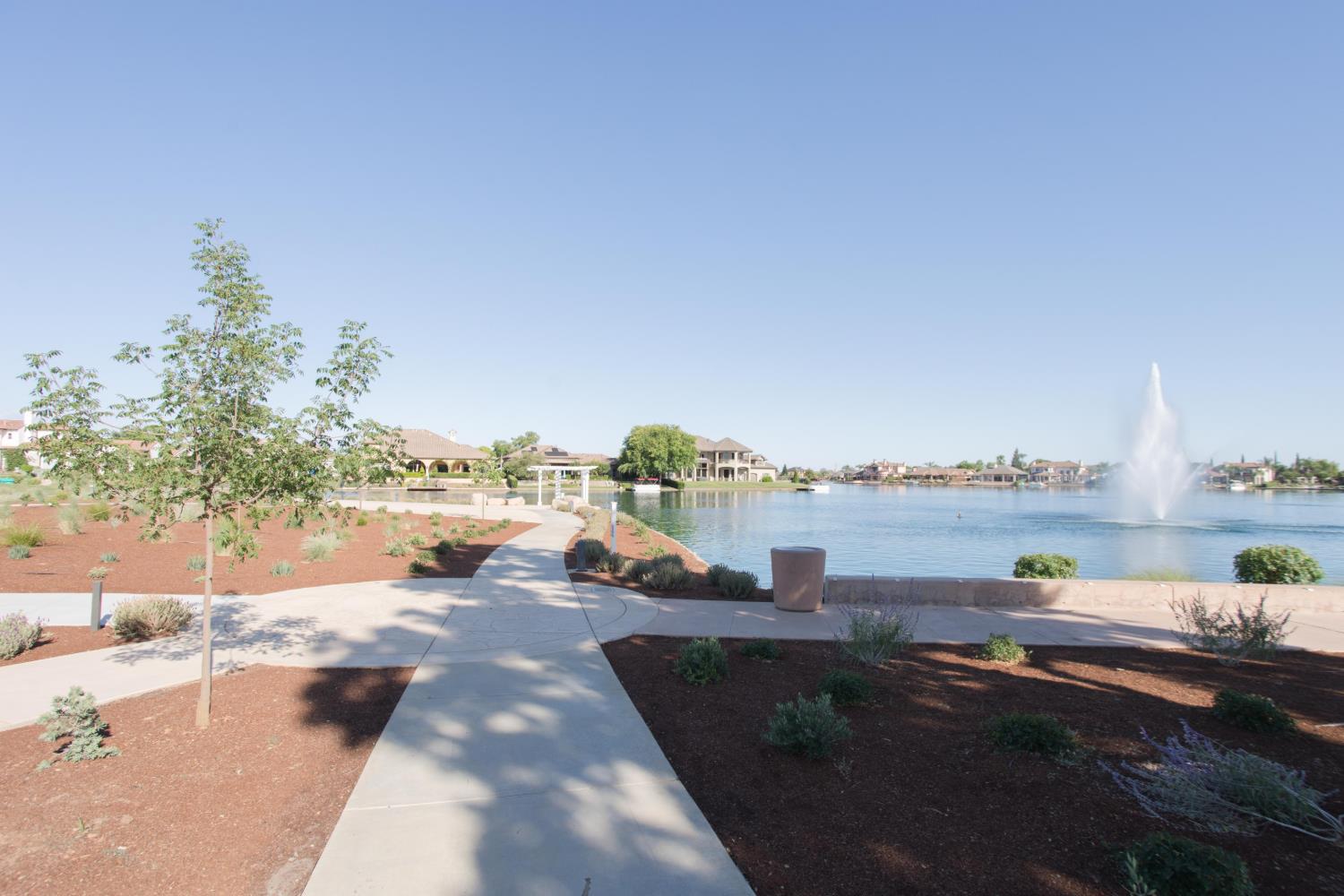 4797 N Pinebury Way, Clovis, CA 93619