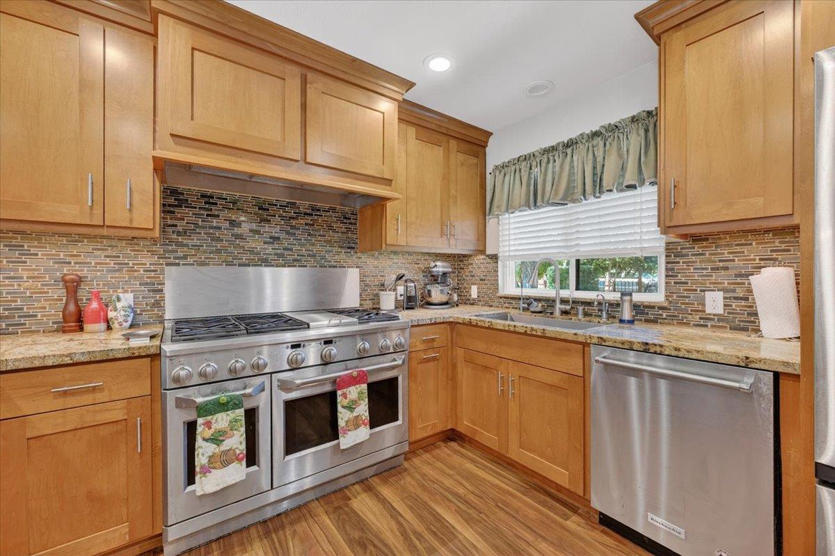 1185 N Locan Ave, Clovis, CA 93619