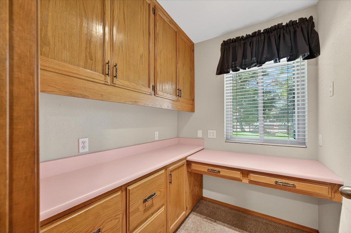 1185 N Locan Ave, Clovis, CA 93619