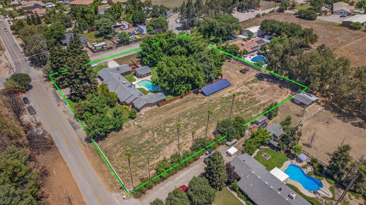 1185 N Locan Ave, Clovis, CA 93619
