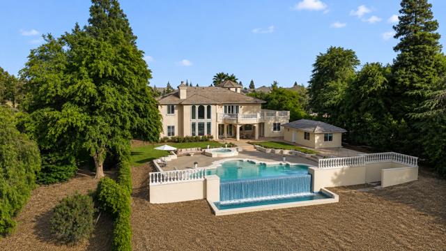 12622 Valley Vista Ln, Fresno, CA 93730