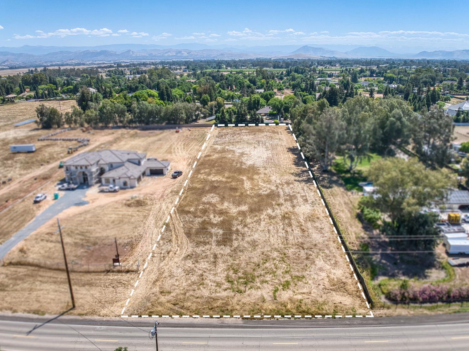 6400 N McCall, Clovis, CA 93619