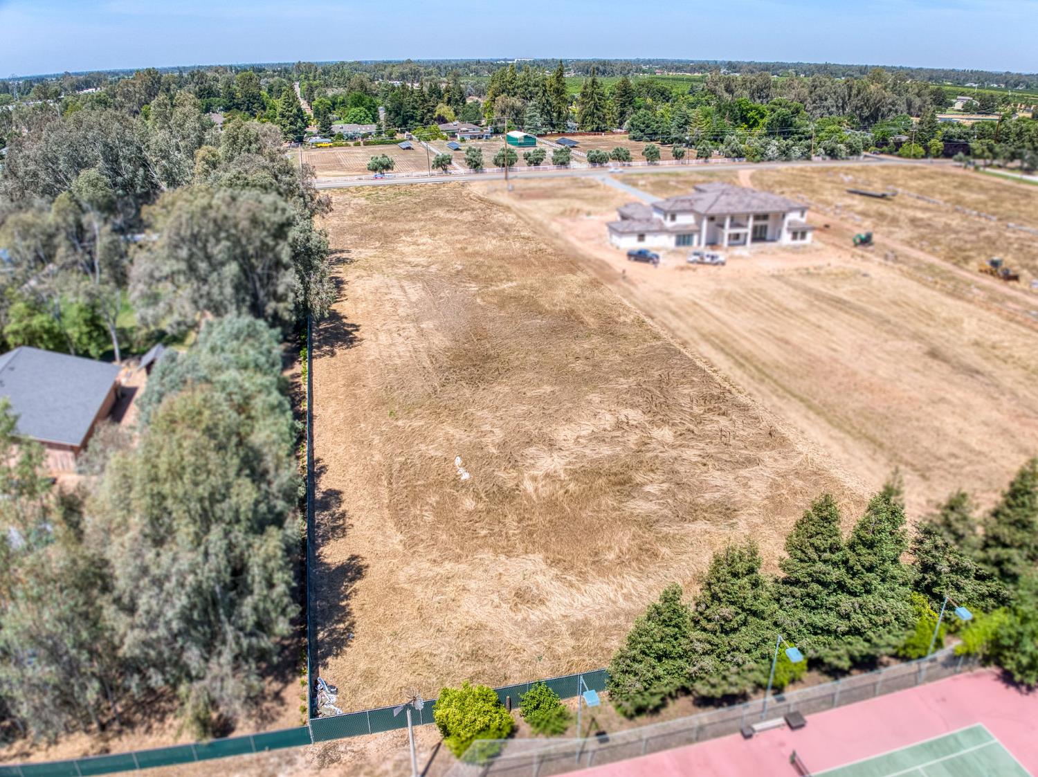 6400 N McCall, Clovis, CA 93619