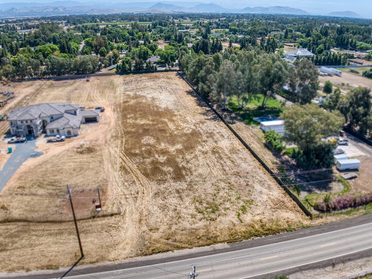 6400 N McCall, Clovis, CA 93619