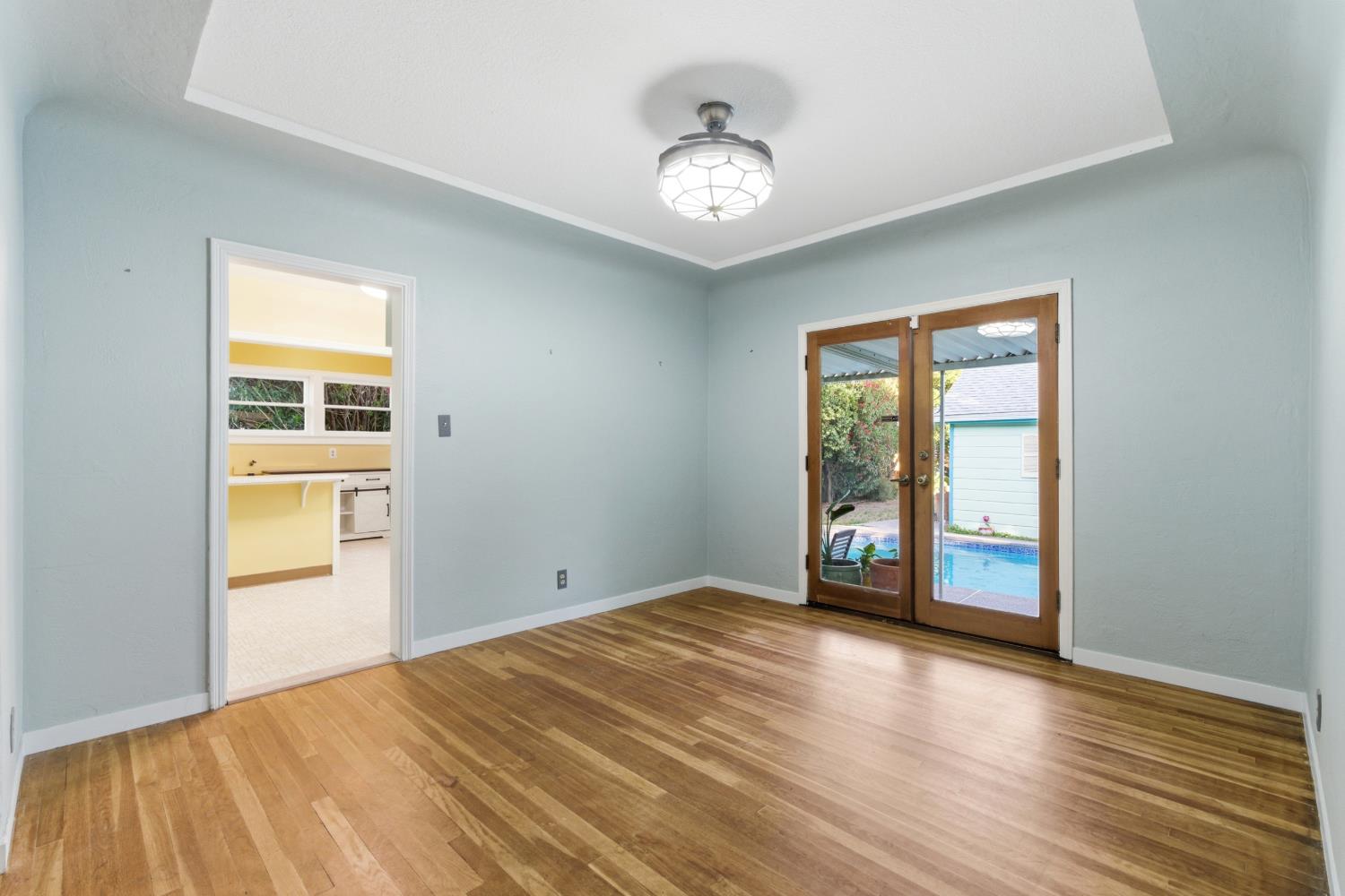 2704 E Michigan Ave, Fresno, CA 93703