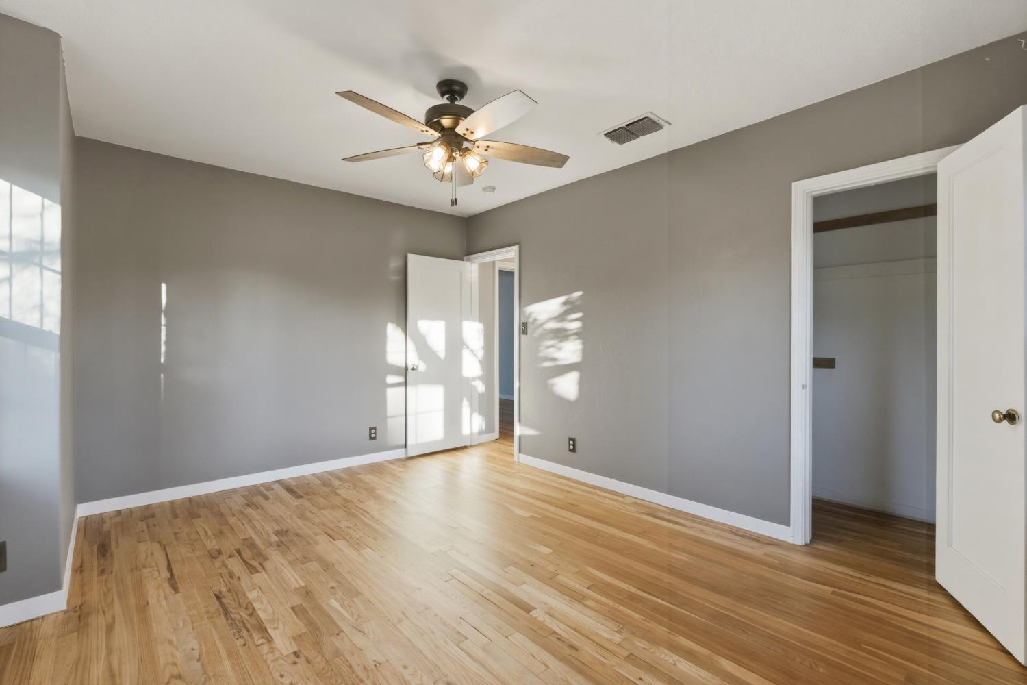2704 E Michigan Ave, Fresno, CA 93703