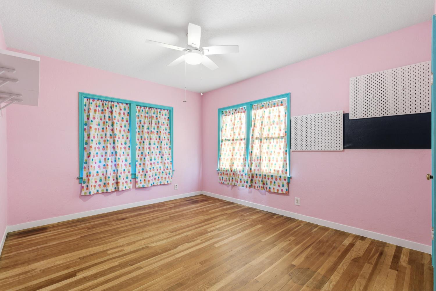 2704 E Michigan Ave, Fresno, CA 93703