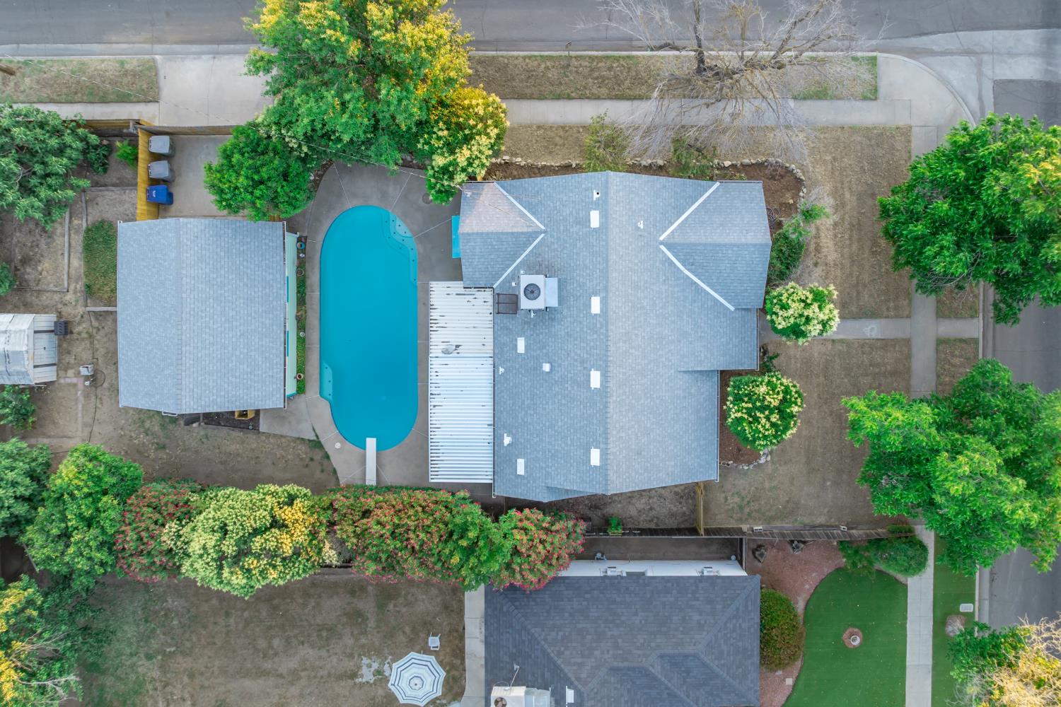 2704 E Michigan Ave, Fresno, CA 93703