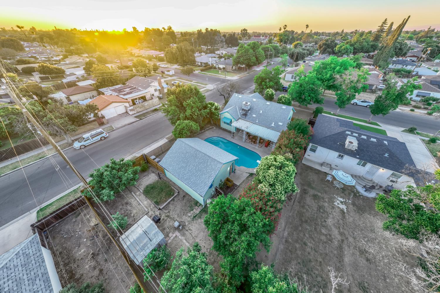 2704 E Michigan Ave, Fresno, CA 93703
