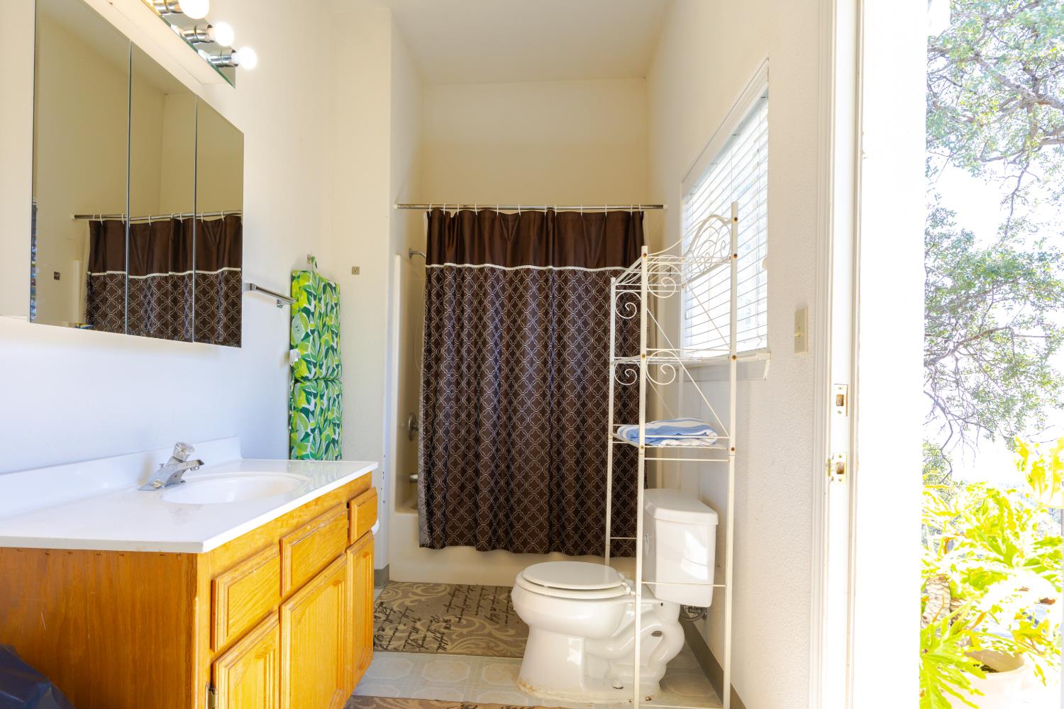 29657 Lilley Mountain Ln, Coarsegold, CA 93614