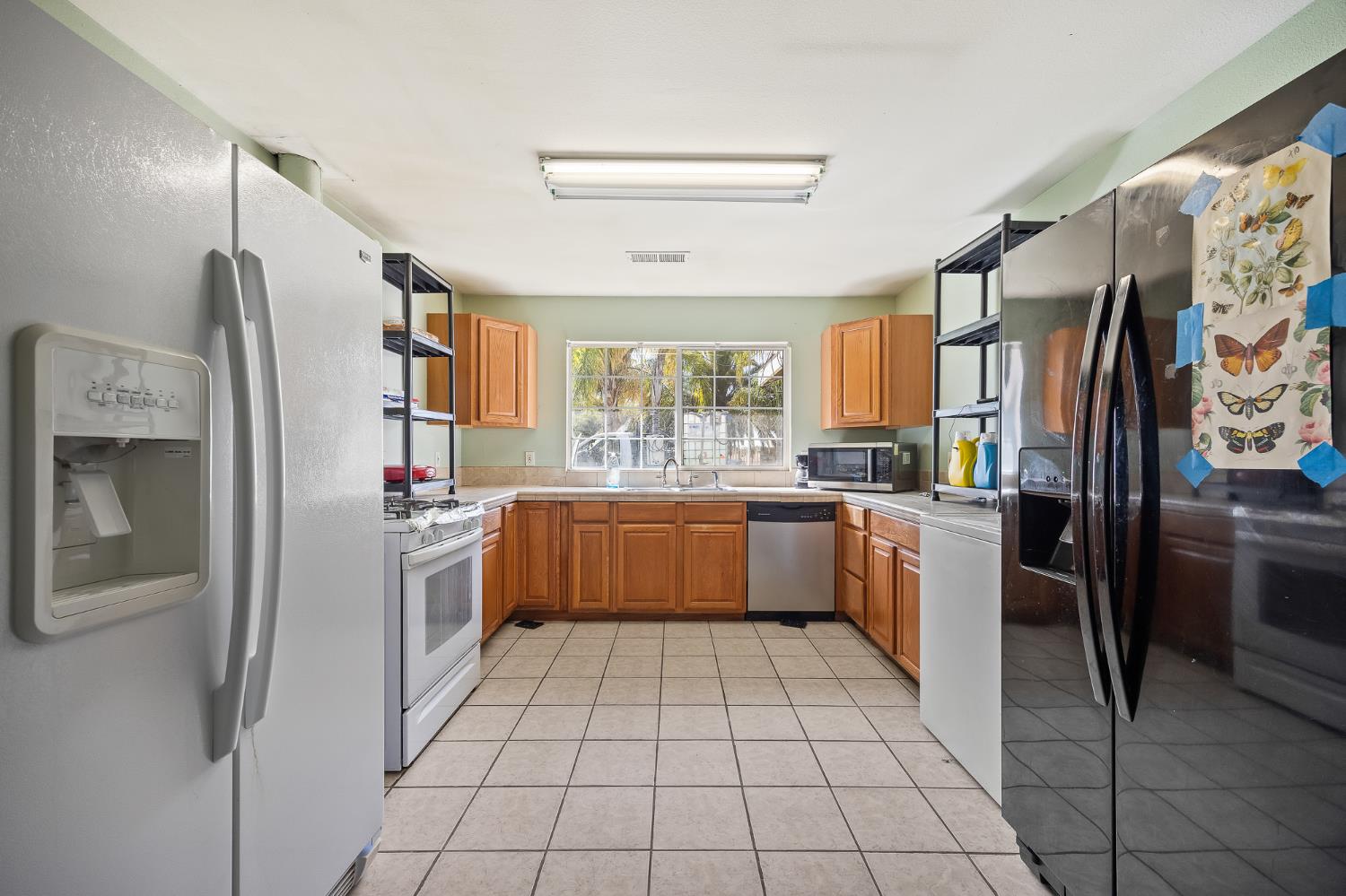 860 W Riverdale Ave, Riverdale, CA 93656
