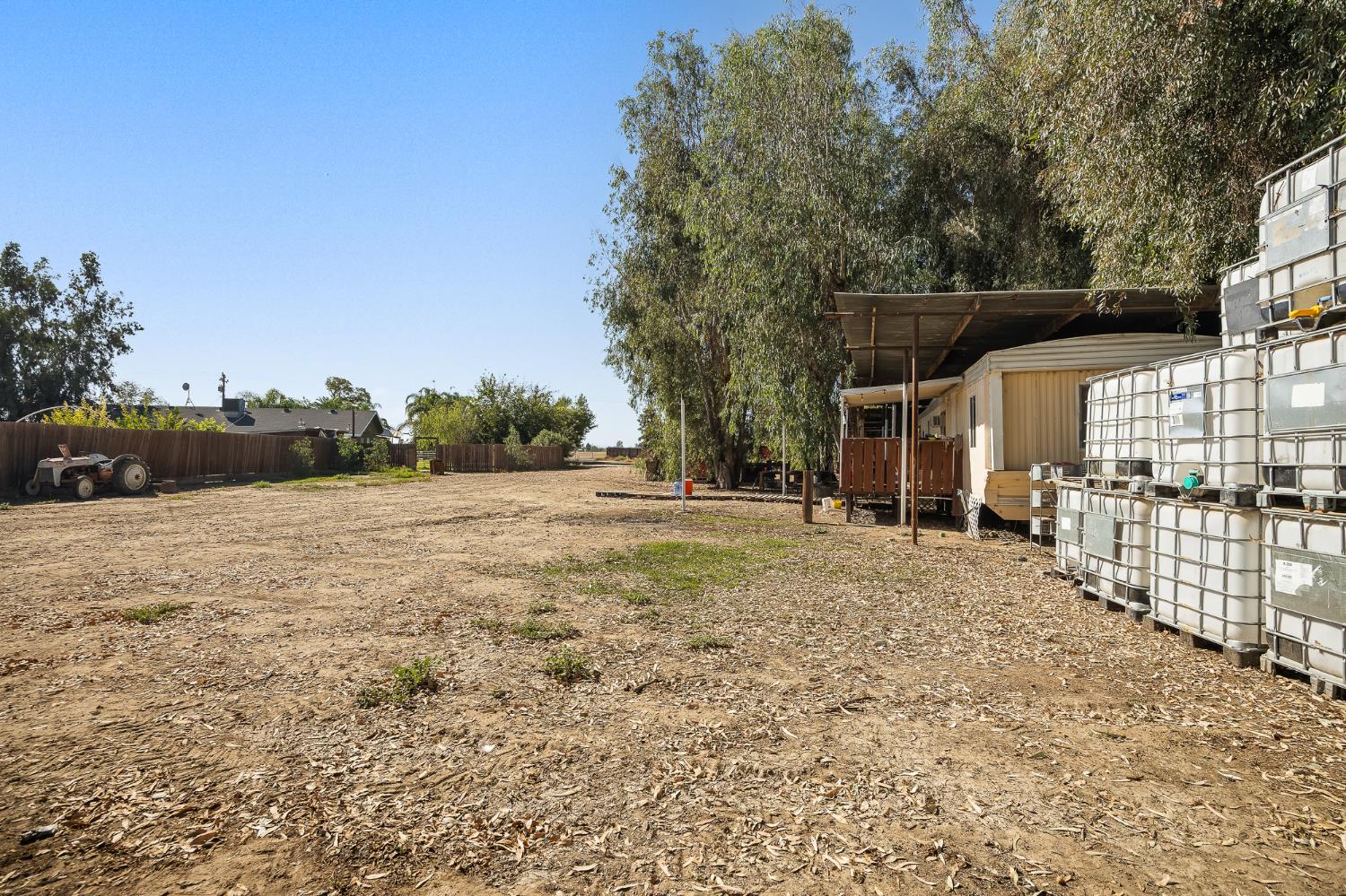 860 W Riverdale Ave, Riverdale, CA 93656
