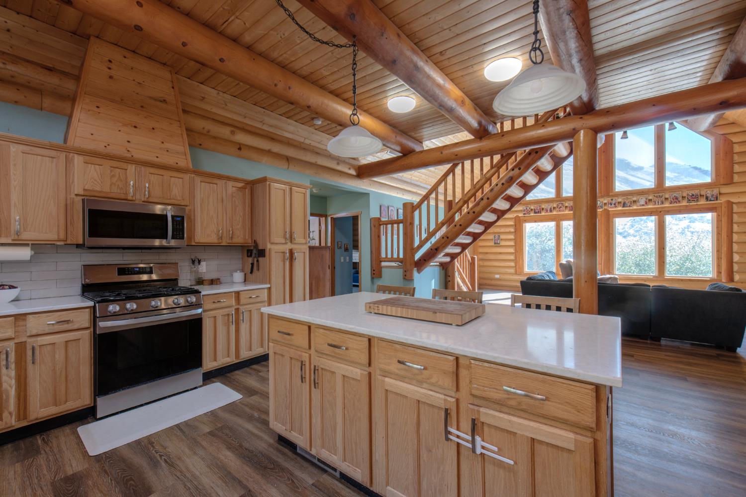 1905 Silver Lane, Yokuts Valley, CA 93675