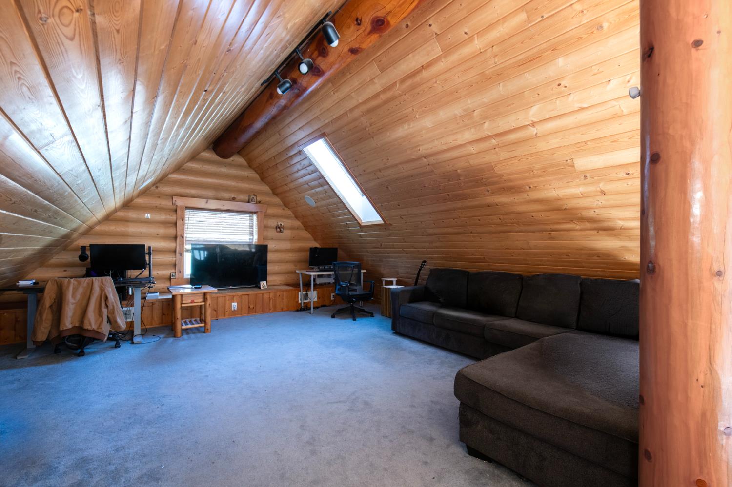 1905 Silver Lane, Yokuts Valley, CA 93675