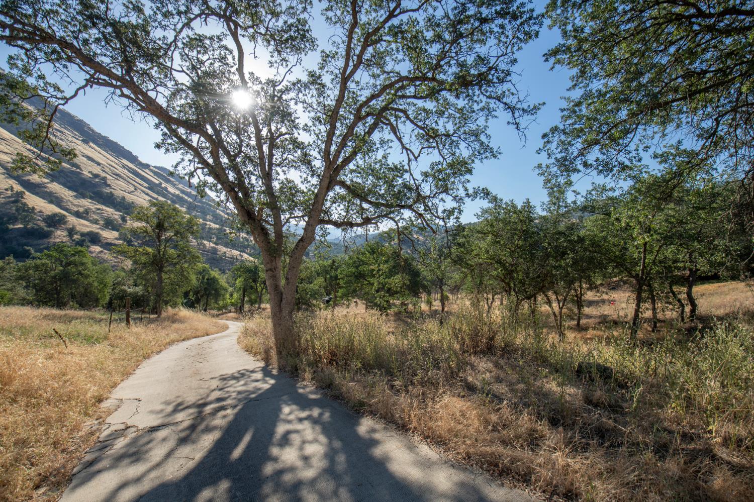 1905 Silver Lane, Yokuts Valley, CA 93675