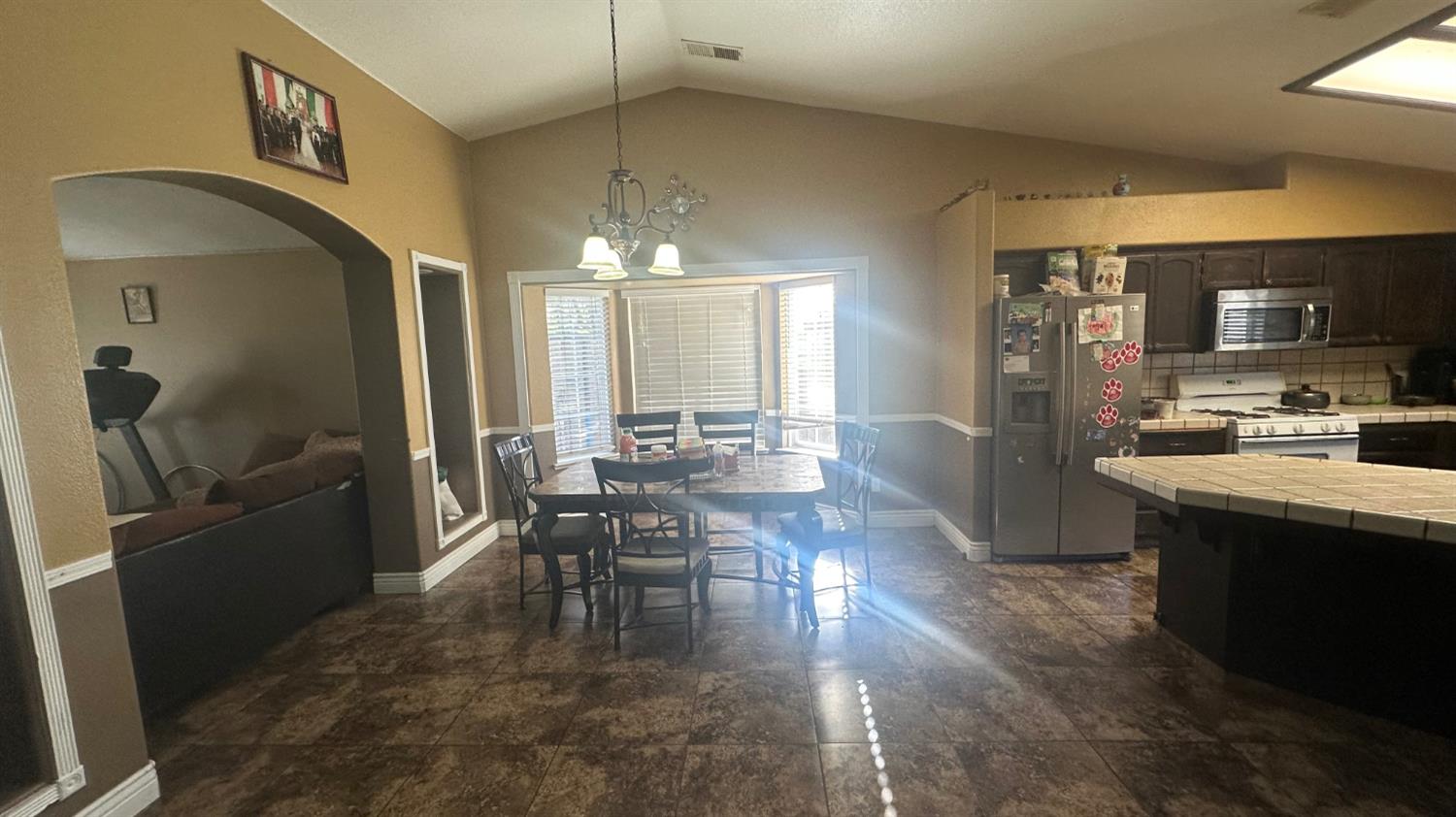 15888 W Stanislaus, Kerman, CA 93630