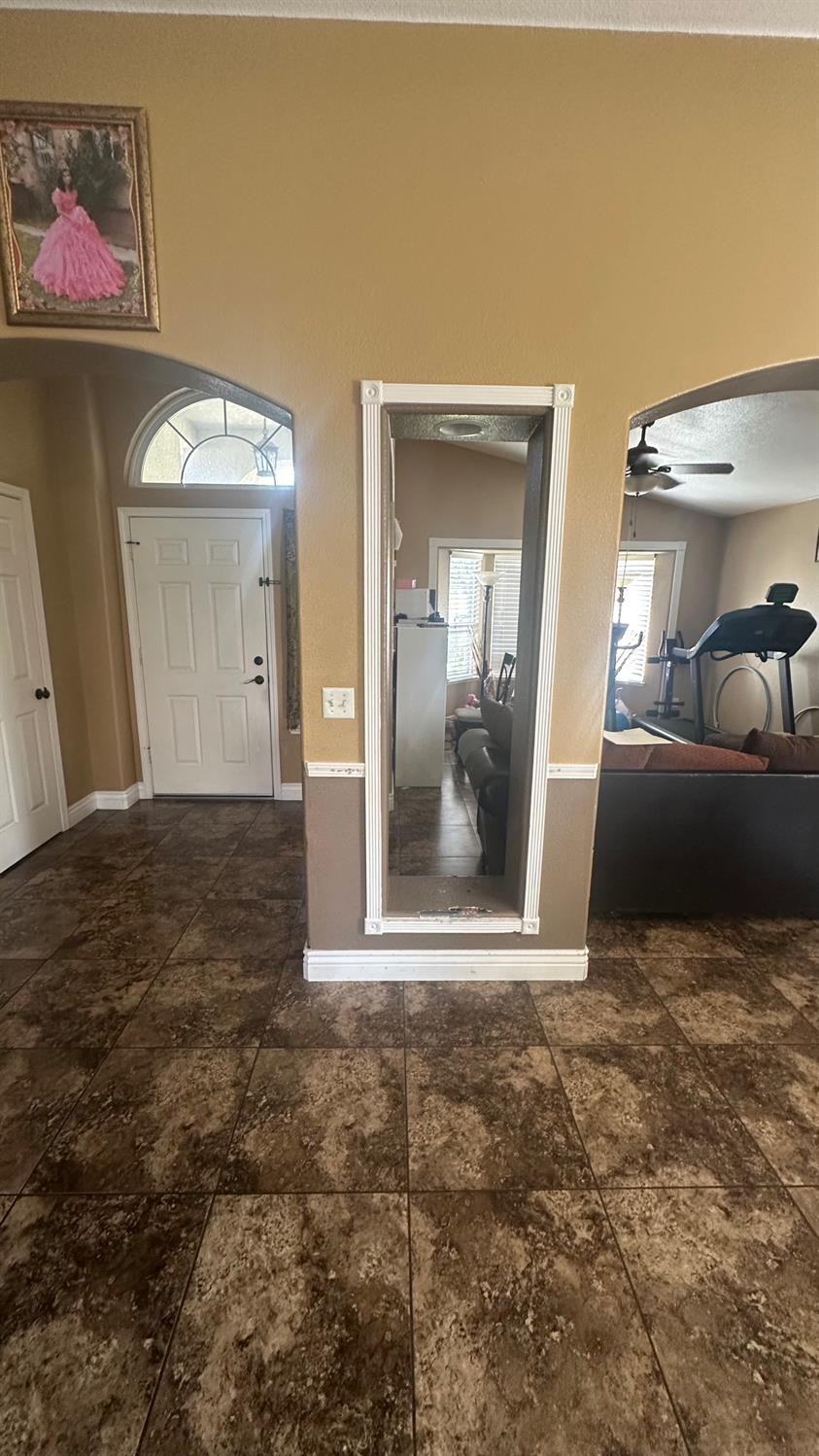 15888 W Stanislaus, Kerman, CA 93630
