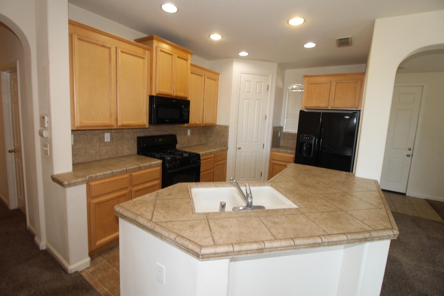1014 Mango, Madera, CA 93637
