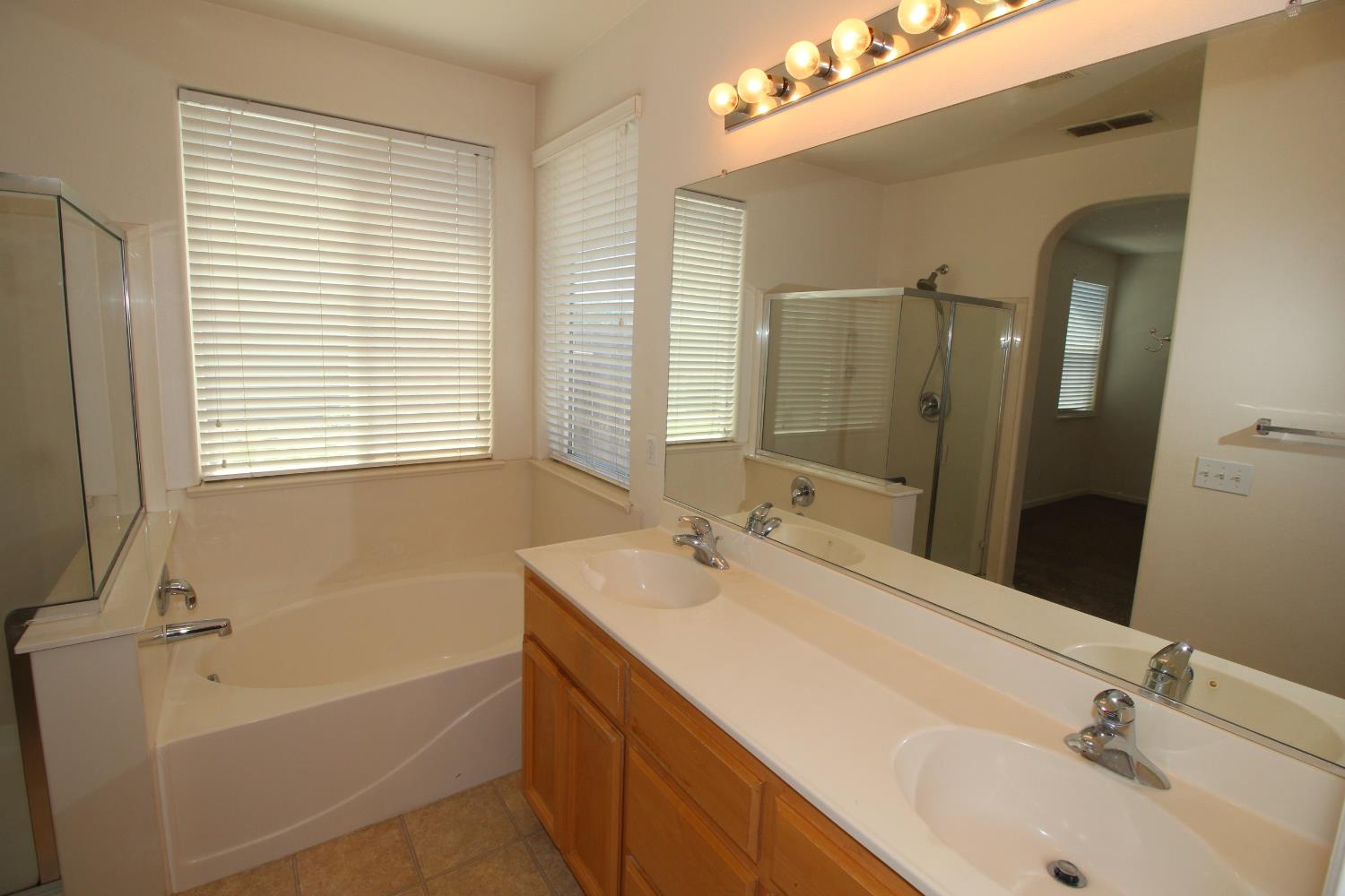 1014 Mango, Madera, CA 93637