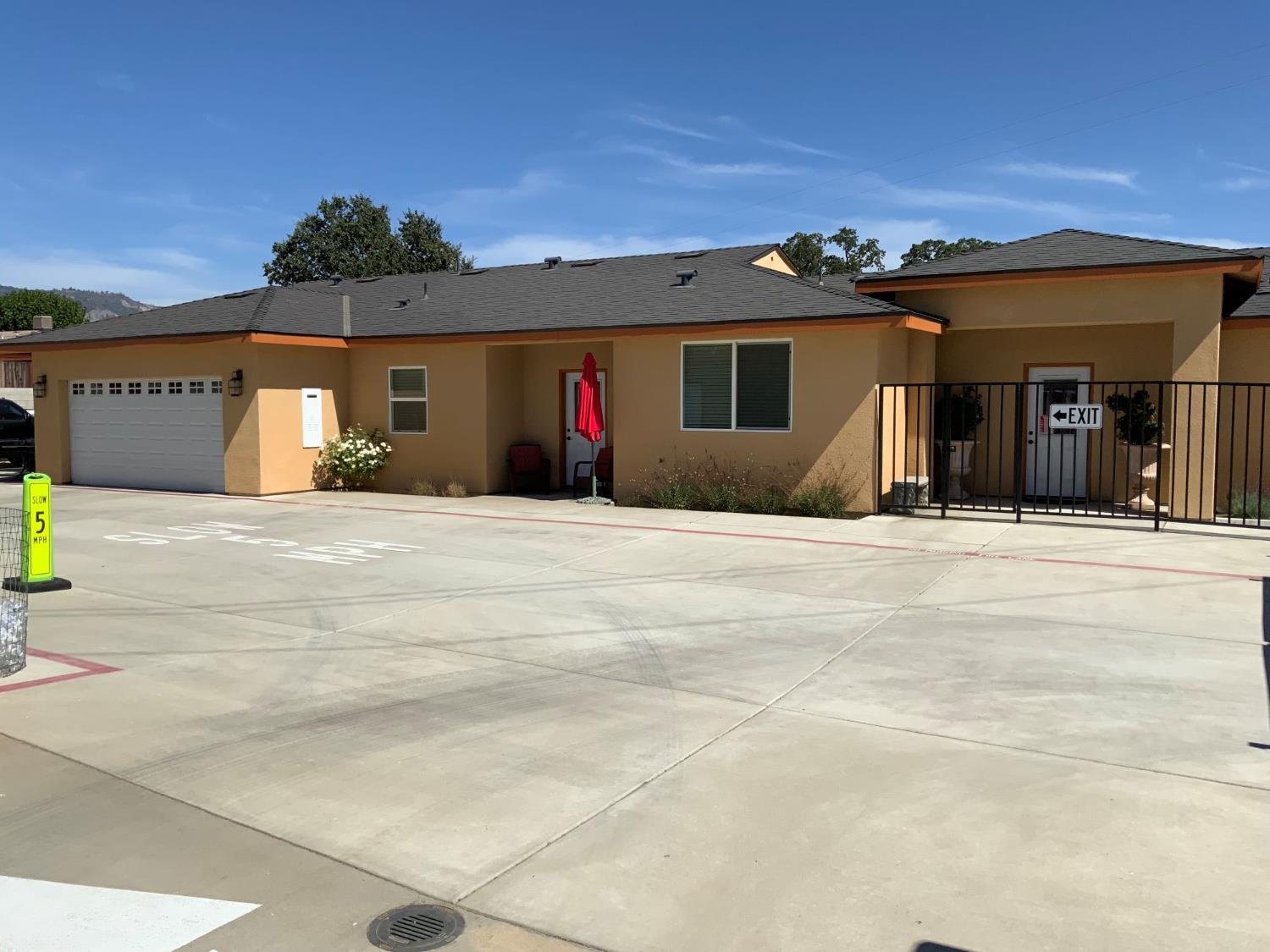 30455 Auberry Rd, Prather, CA 93651