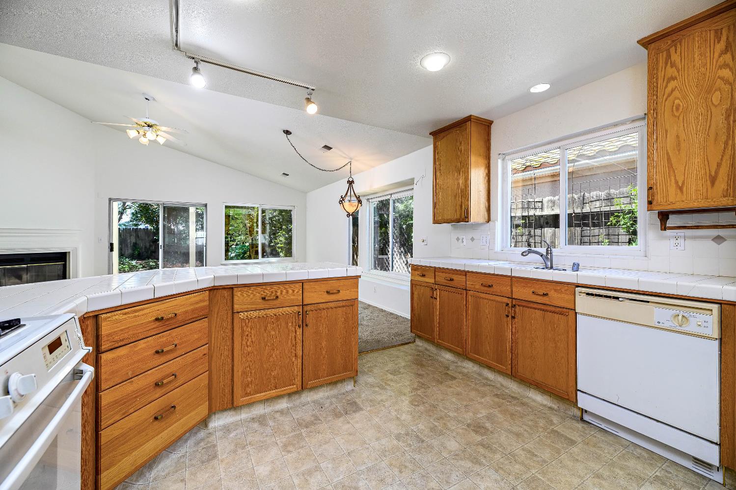 1757 E Birch Ave, Fresno, CA 93720