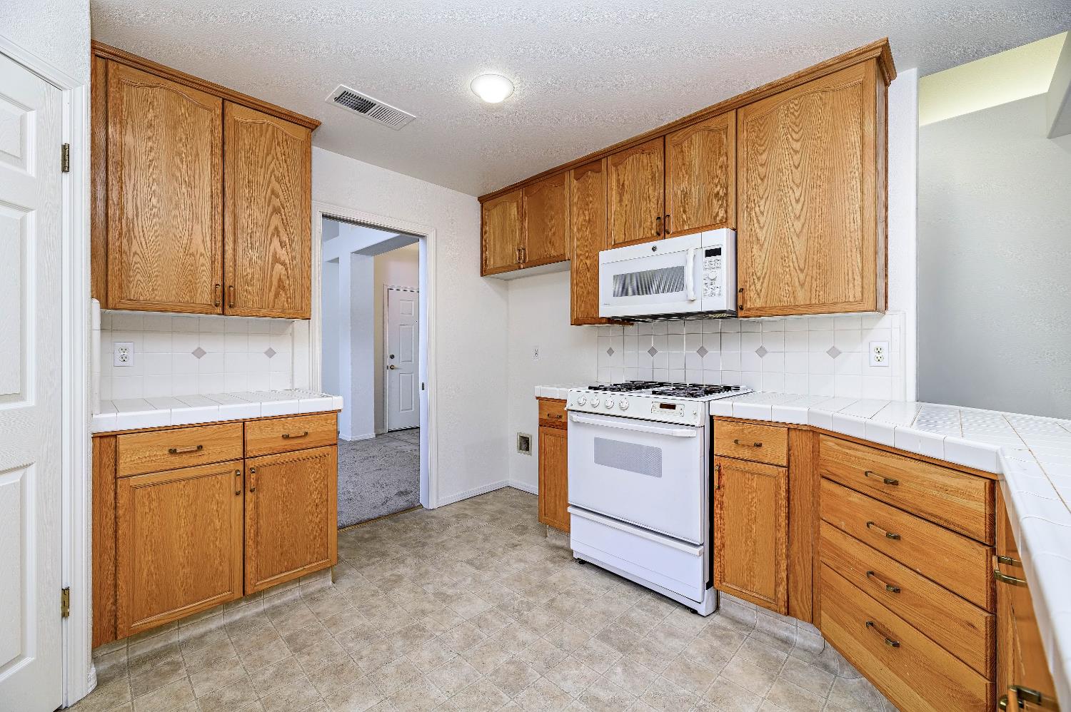 1757 E Birch Ave, Fresno, CA 93720