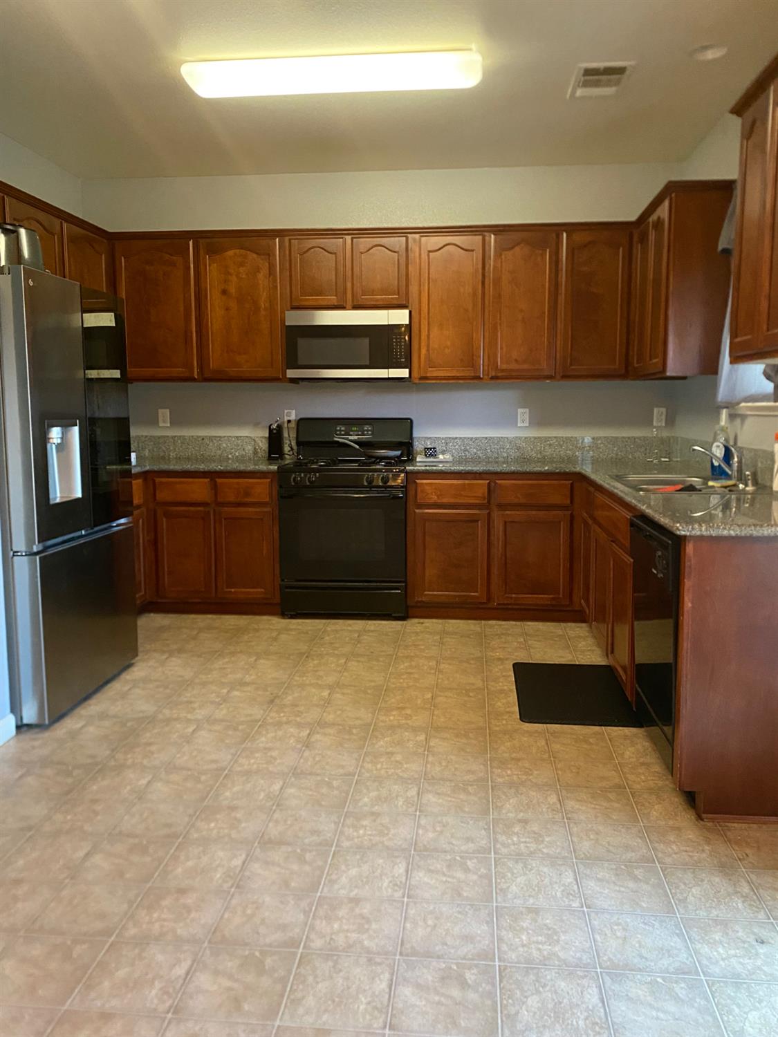 260 N 3Rd St, Orange Cove, CA 93646