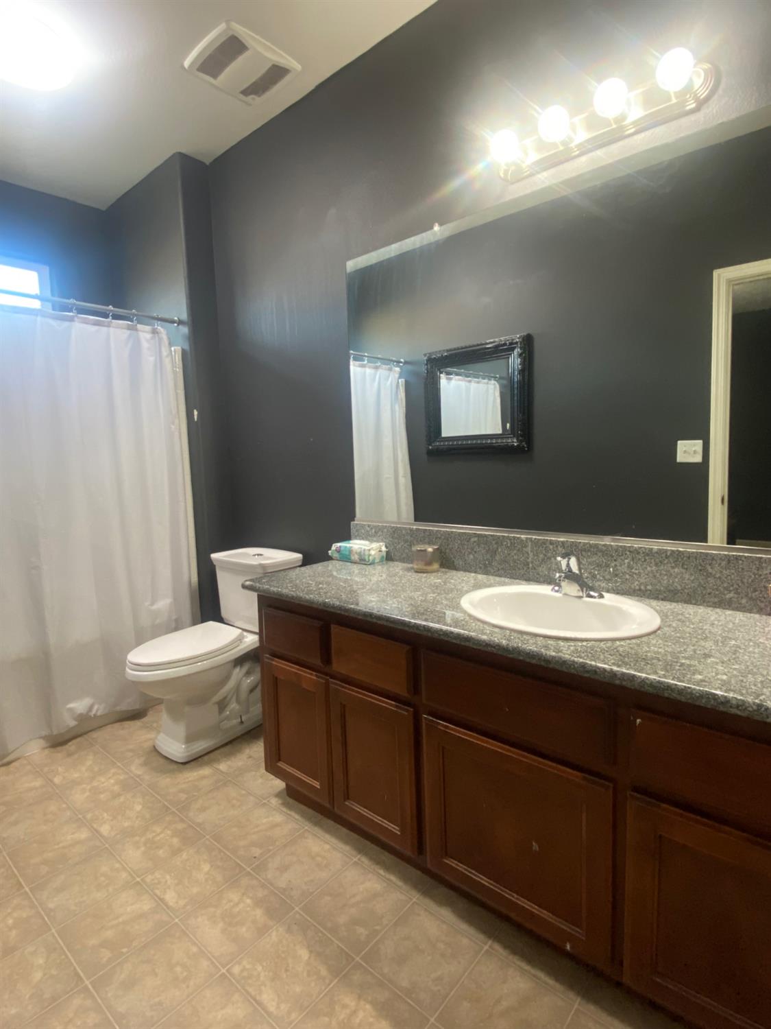 260 N 3Rd St, Orange Cove, CA 93646