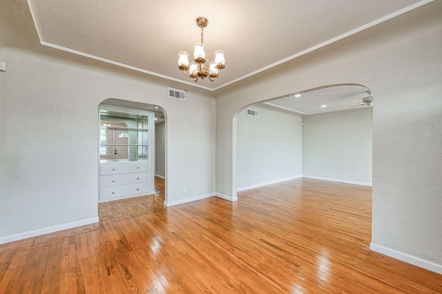 4428 E Lyell Ave, Fresno, CA 93702