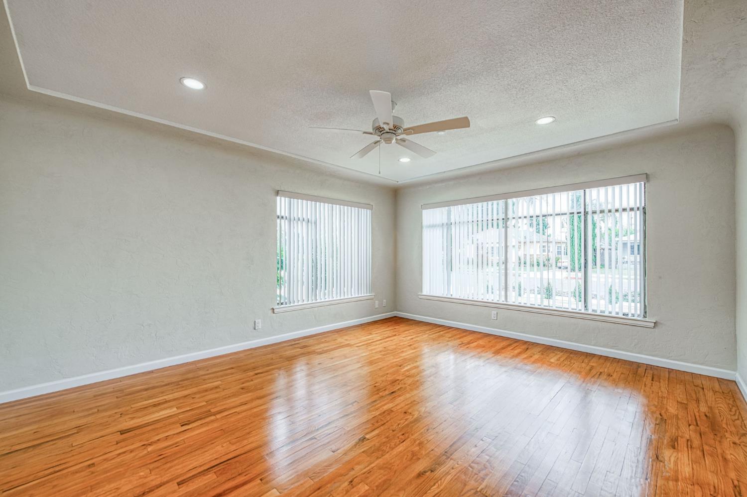 4428 E Lyell Ave, Fresno, CA 93702
