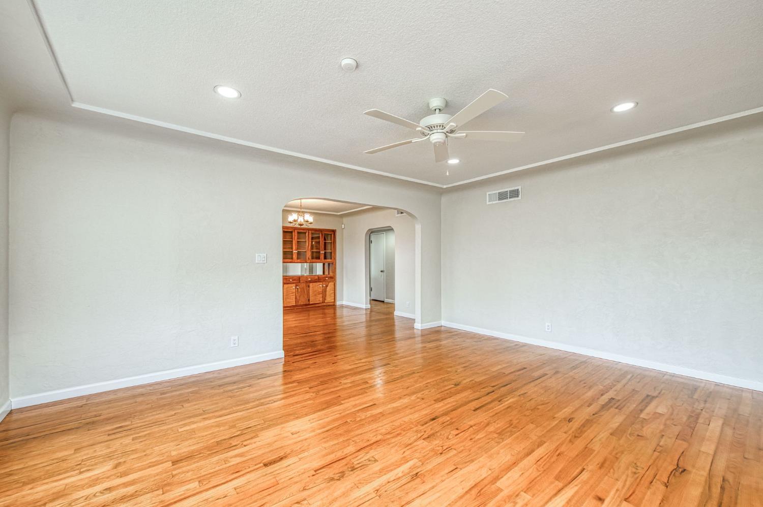 4428 E Lyell Ave, Fresno, CA 93702