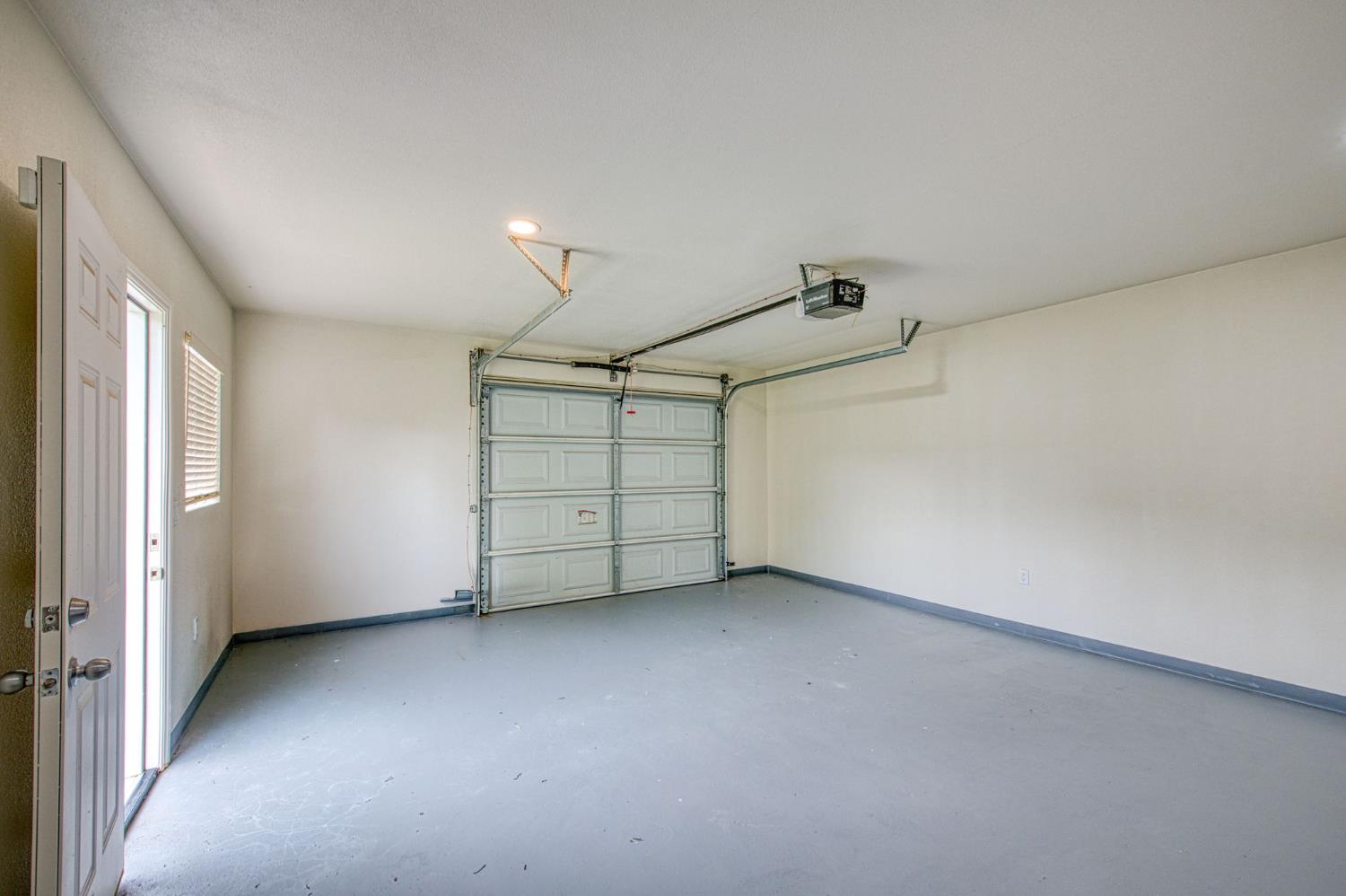 4428 E Lyell Ave, Fresno, CA 93702