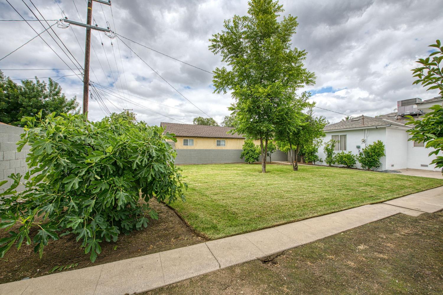 4428 E Lyell Ave, Fresno, CA 93702