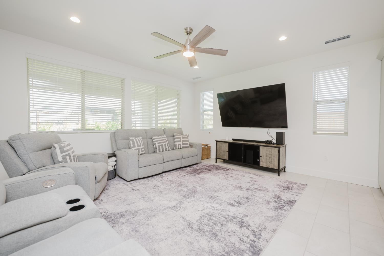 4285 Monarch Place, Madera, CA 93636