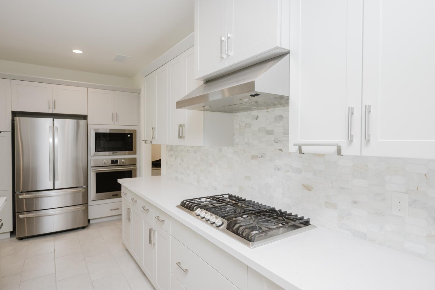 4285 Monarch Place, Madera, CA 93636