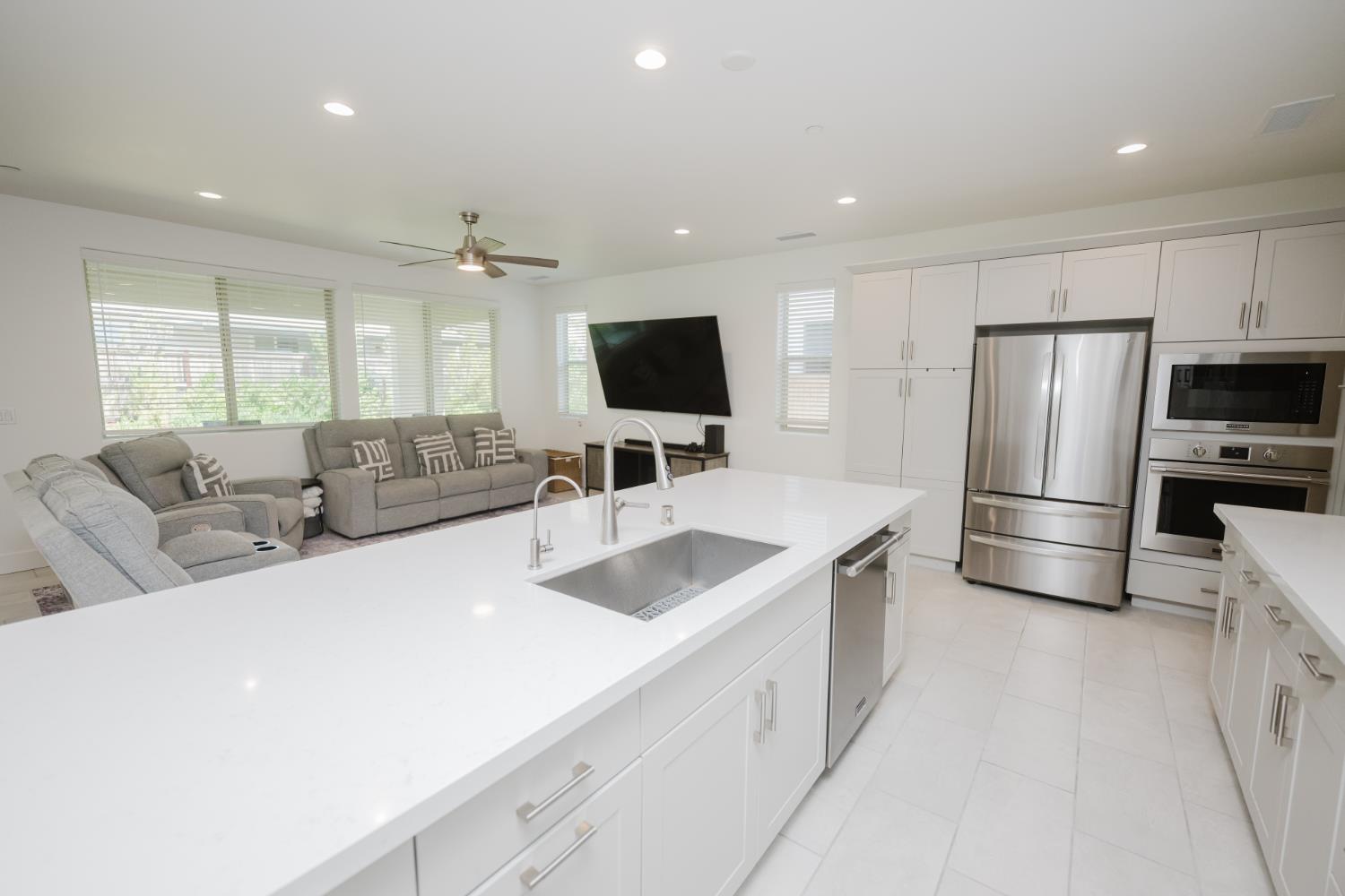 4285 Monarch Place, Madera, CA 93636