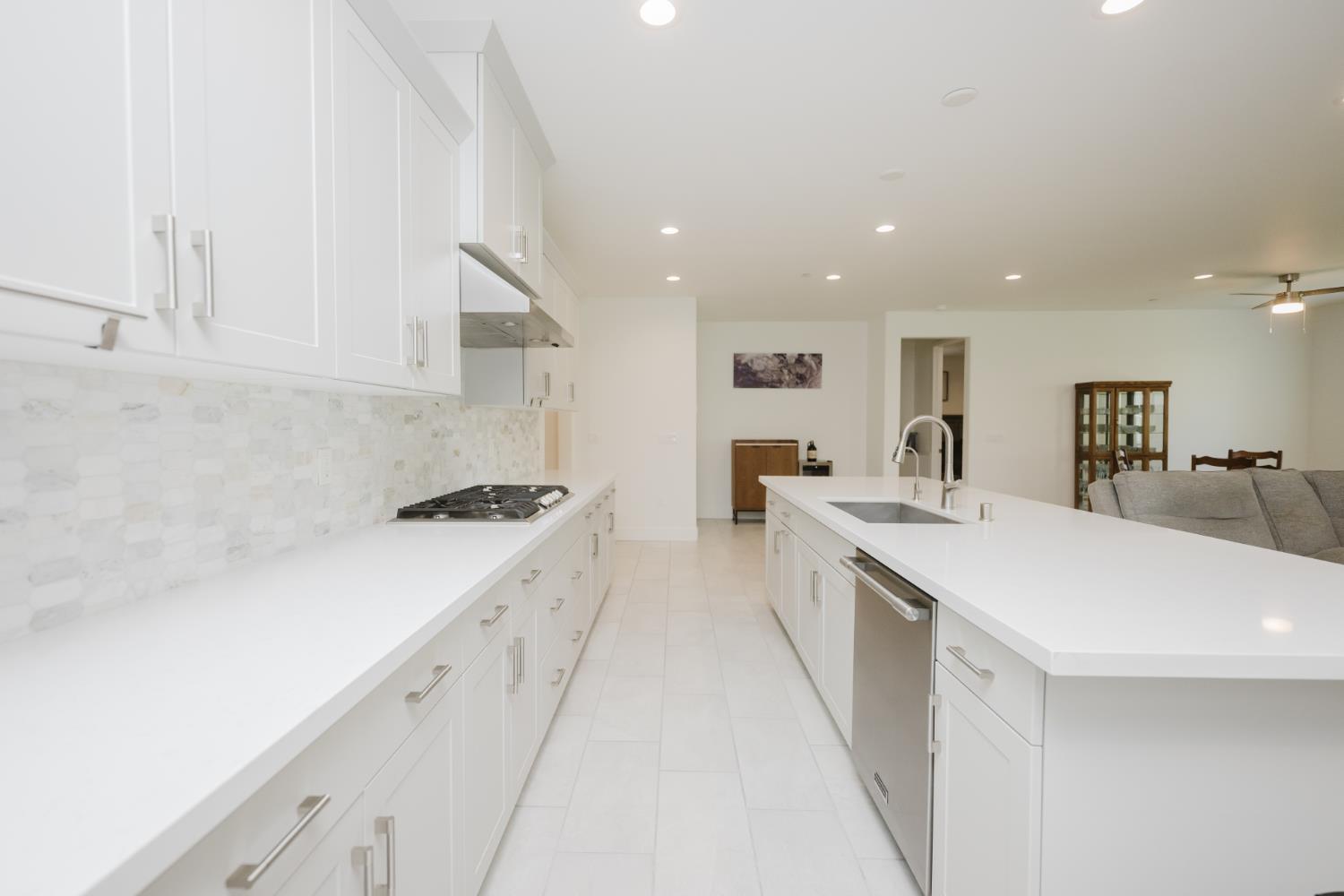 4285 Monarch Place, Madera, CA 93636