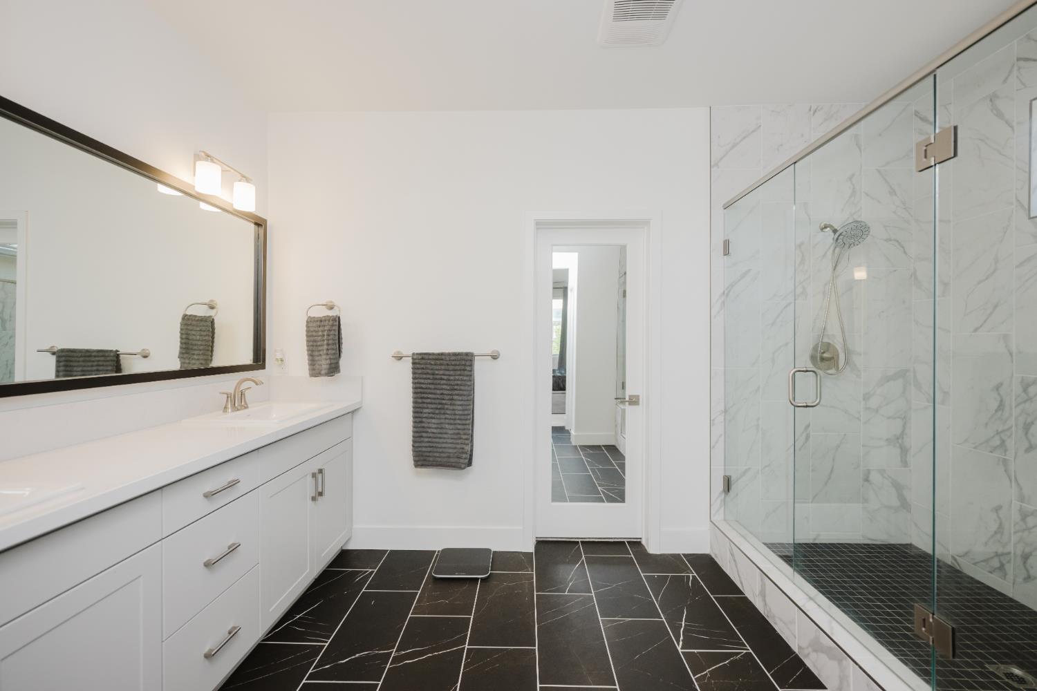 4285 Monarch Place, Madera, CA 93636