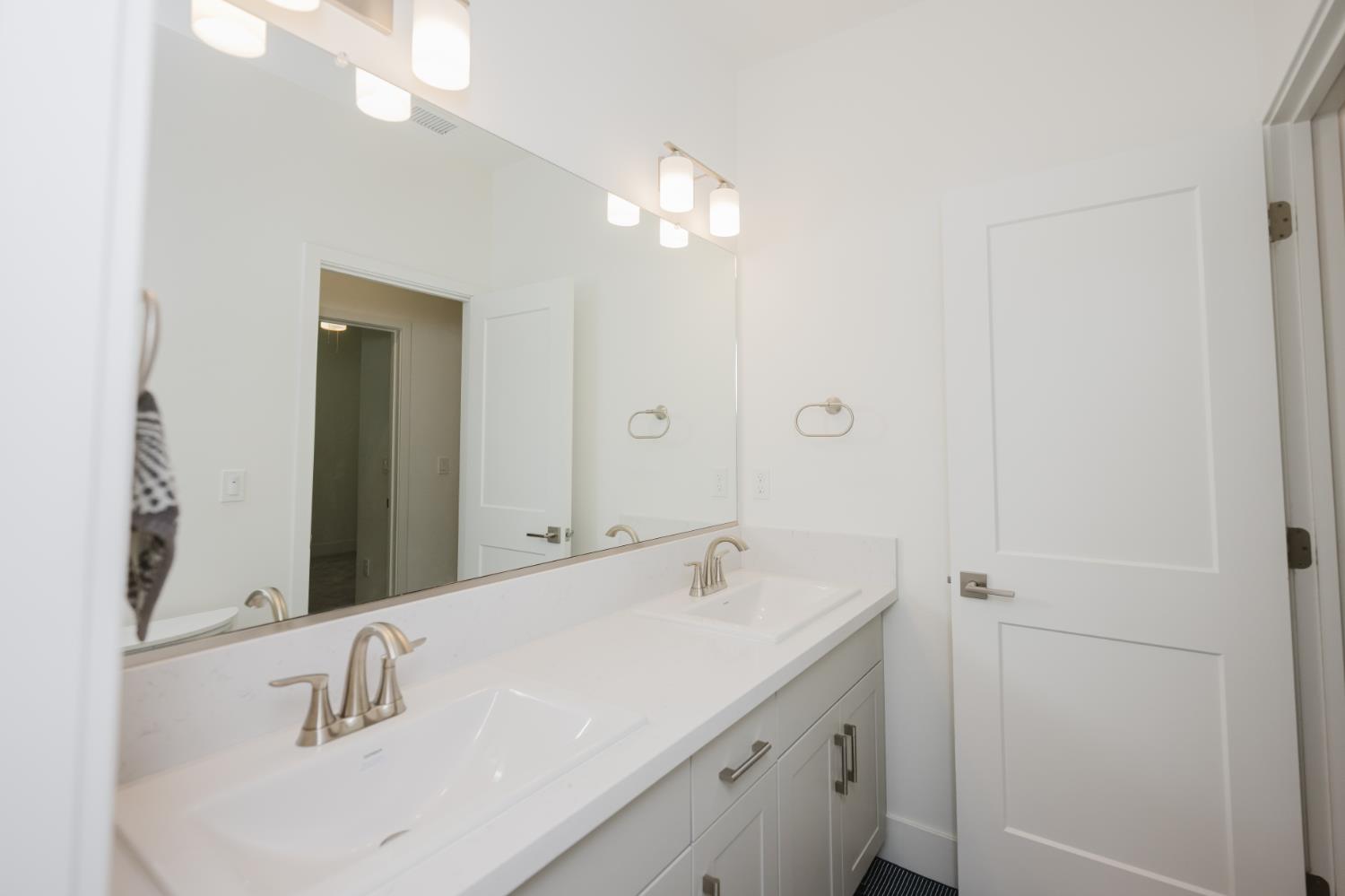 4285 Monarch Place, Madera, CA 93636