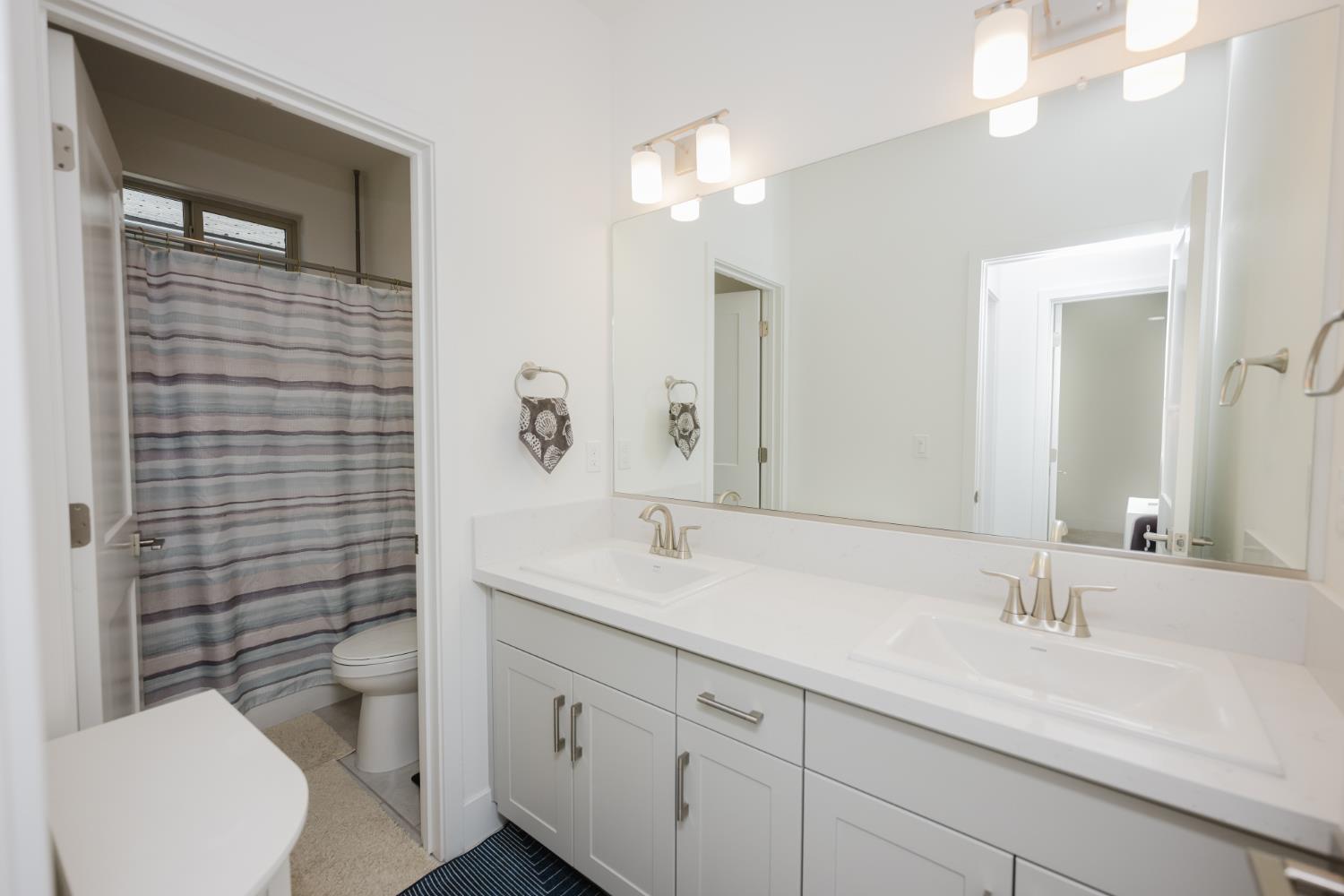 4285 Monarch Place, Madera, CA 93636