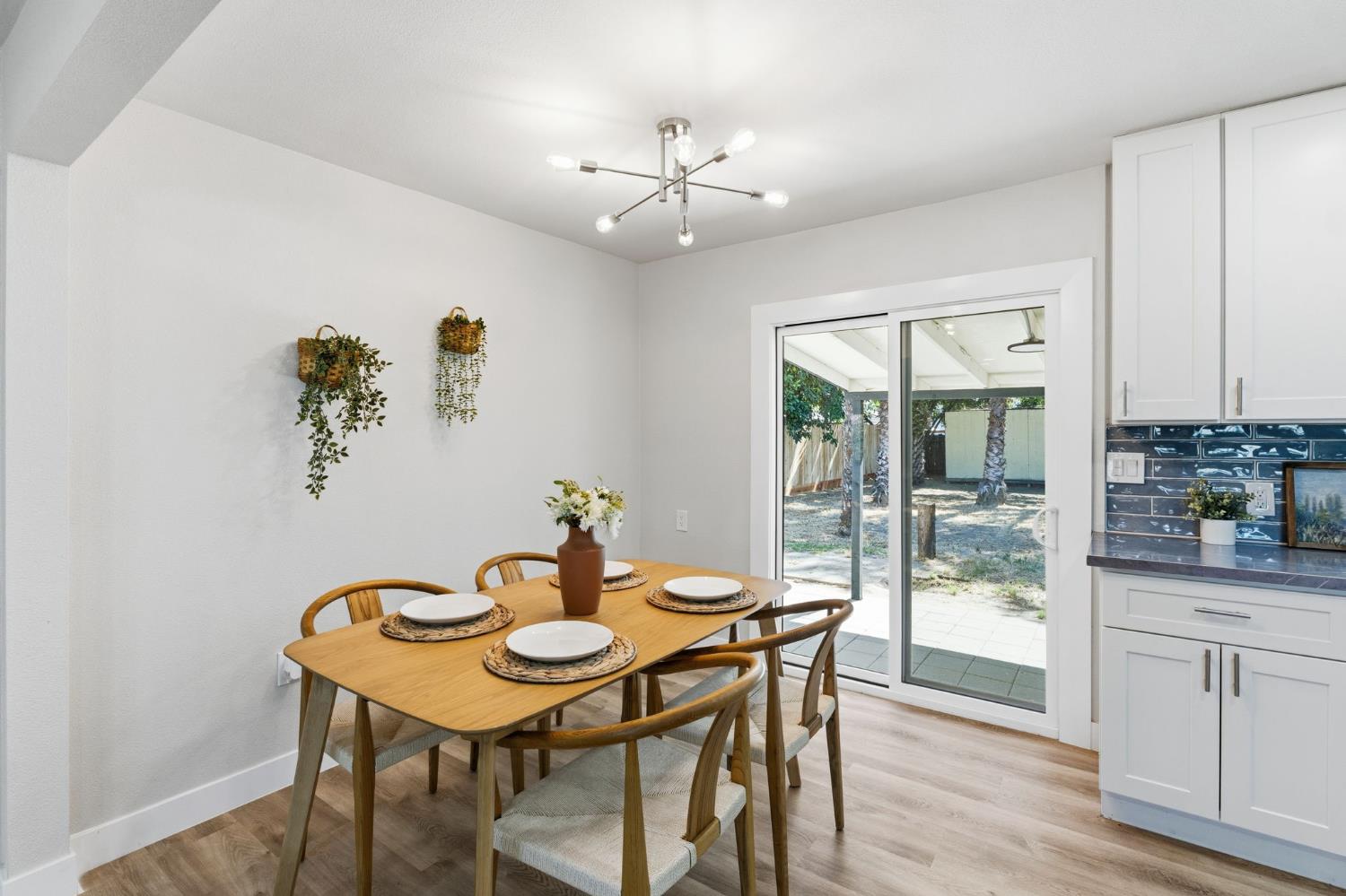 1010 N Turner St, Visalia, CA 93291