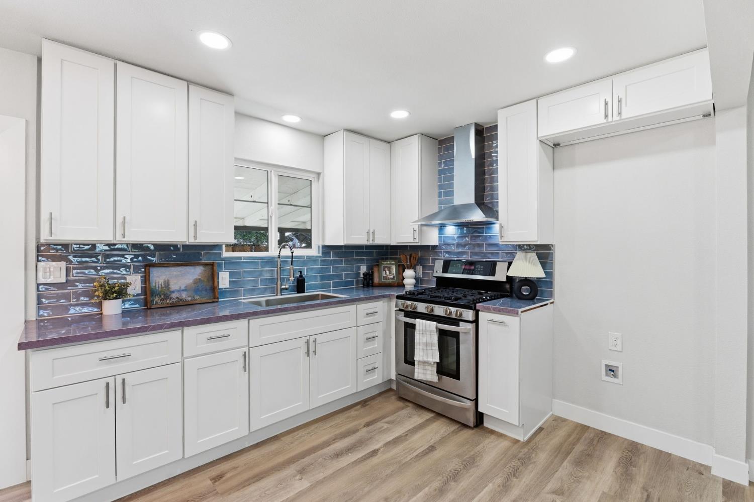 1010 N Turner St, Visalia, CA 93291