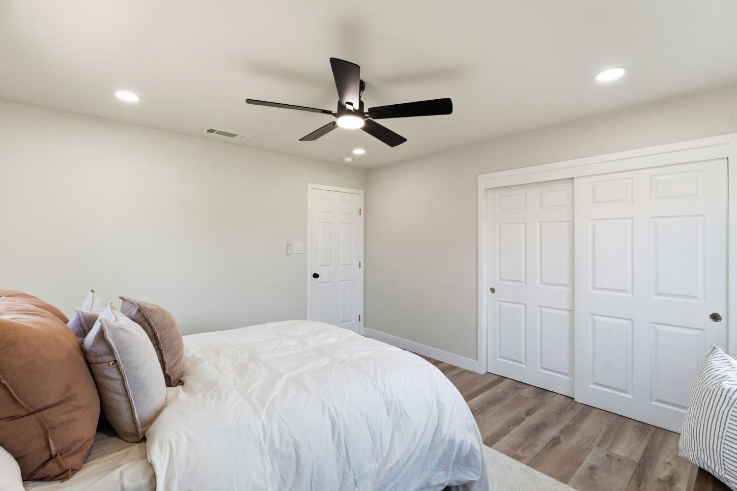 1010 N Turner St, Visalia, CA 93291