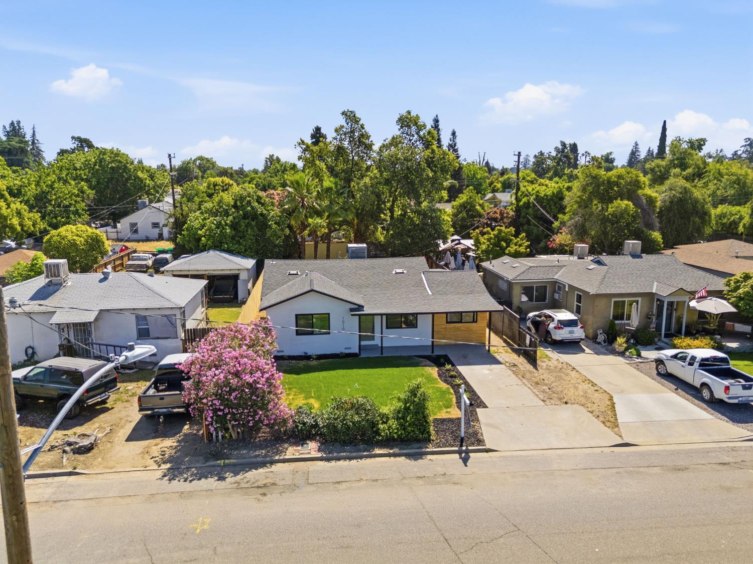 1010 N Turner St, Visalia, CA 93291