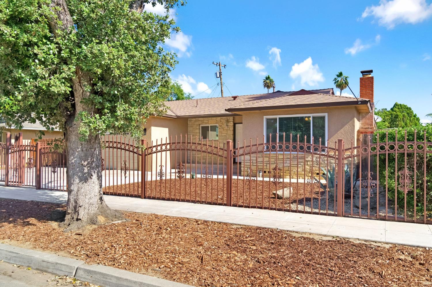 4897 E Platt Ave, Fresno, CA 93727